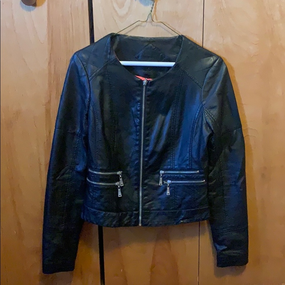 Leather jacket. Women’s size L. Zippers